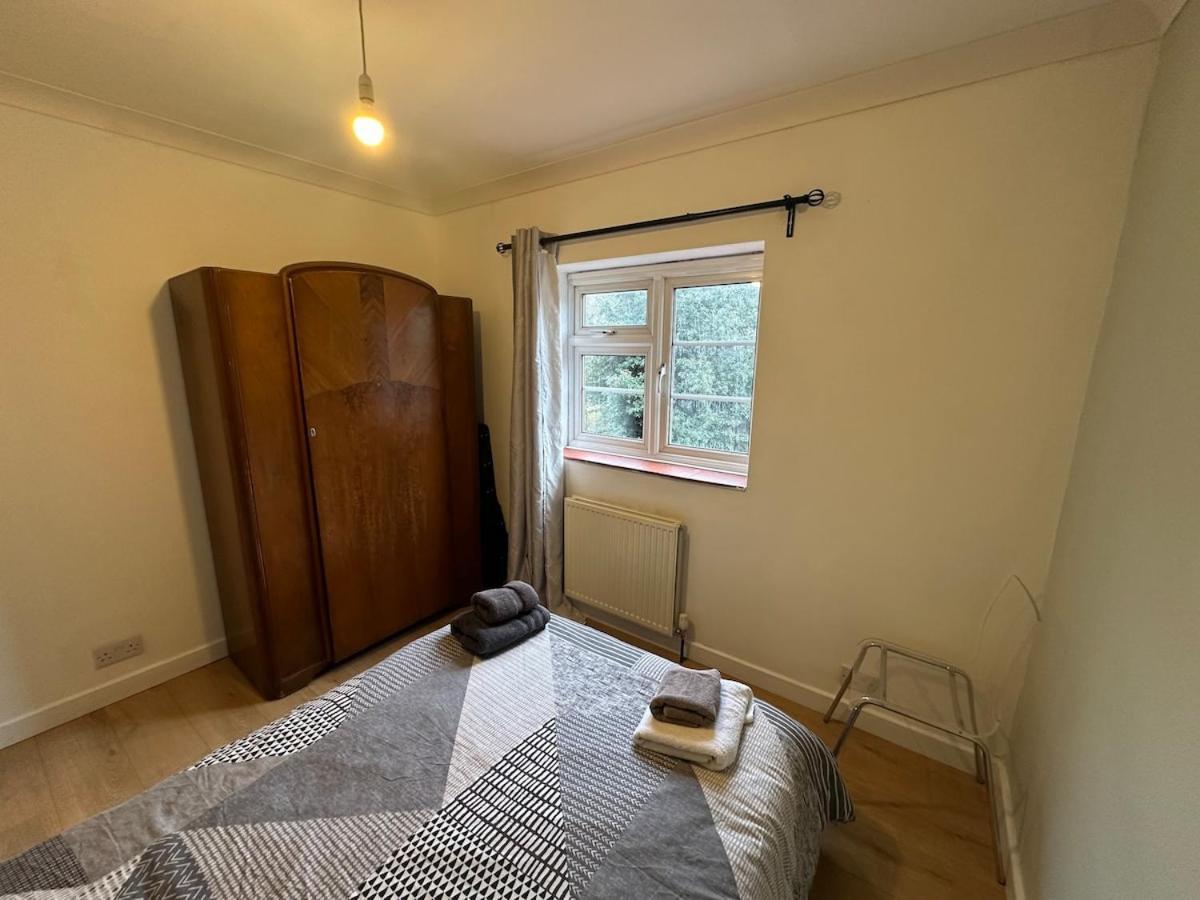 Newly Refurbished Two Bedrooms Flat Apartamento Londres