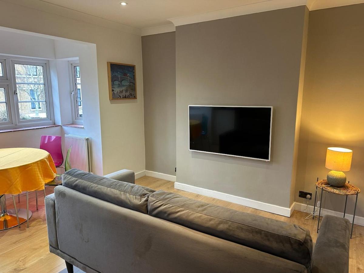Newly Refurbished Two Bedrooms Flat Apartamento Londres